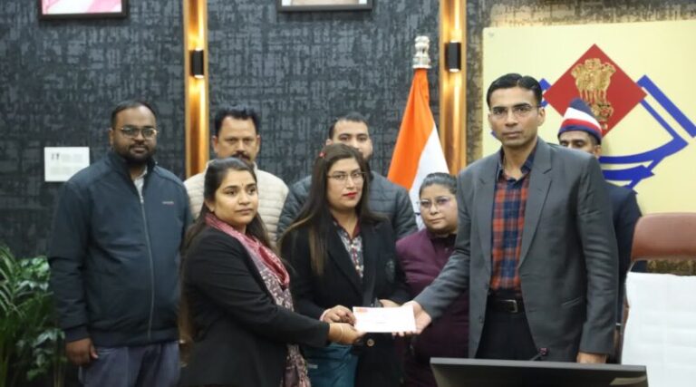 एसजीआरआर मेडिकल काॅलेज एटलिटिका 2025 में एमबीबीएस 2021 बैच आॅवरआॅल चैम्पियन