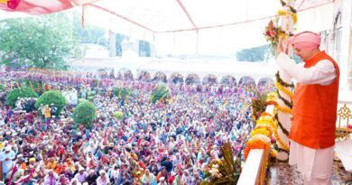 श्री दरबार साहिब में गुरु मंत्र पाकर धन्य धन्य हुई गुरु की प्यारी संगतें