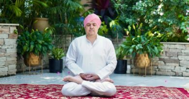 श्रीमहंत देवेन्द्र दास जी महाराज ने अन्तर्राष्ट्रीय  योग दिवस पर देशवासियों को दी बधाई